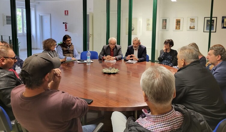 Vertice tra amministratori, ditta, ufficio ambiente, vigili urbani, ispettori ambientali, servizi sociali