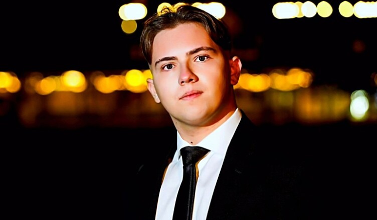 leonardo compleanno 19 anni