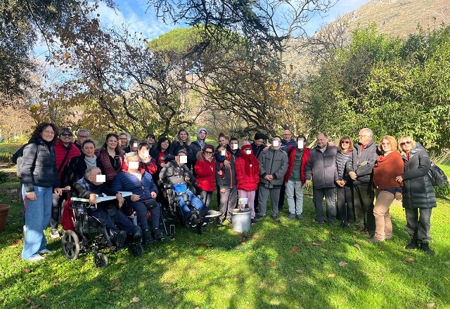 A Ninfa è arrivata “Agorà”, la figlia del leccio del convento di San Francesco di Sermoneta