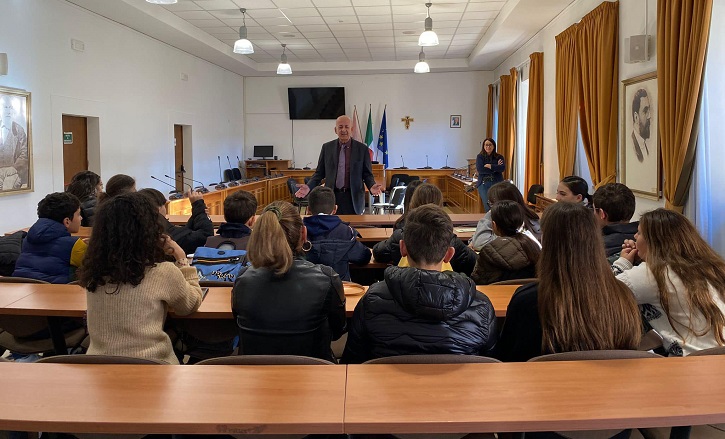 Alatri - Gli auguri del sindaco Cianfrocca agli Studenti, ai Docenti e alle Famiglie