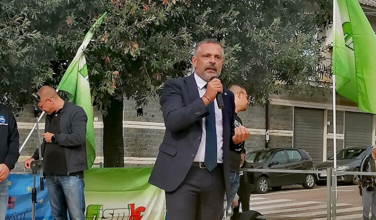 Armando Valiani....
