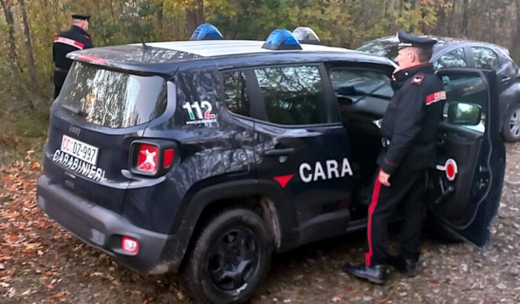 CARABINIERI AQUILA BOSCO DROGA