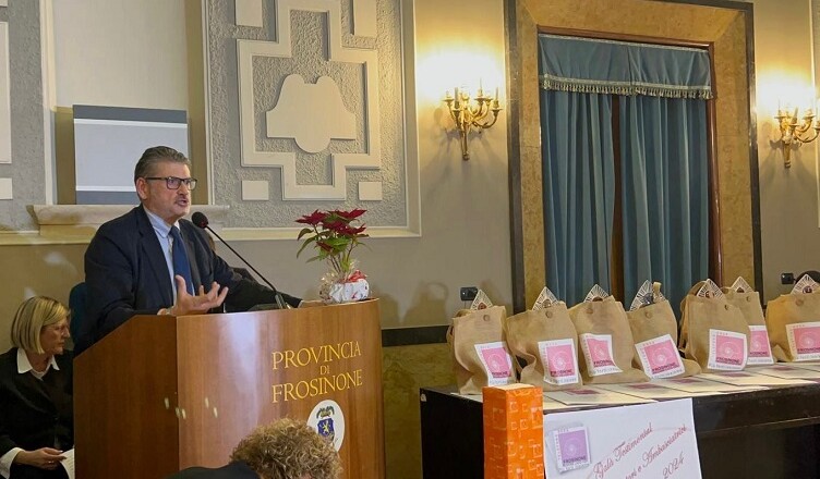 Il Presidente del Consiglio della Provincia di Frosinone alla serata di gala di Telefono Rosa. Quadrini