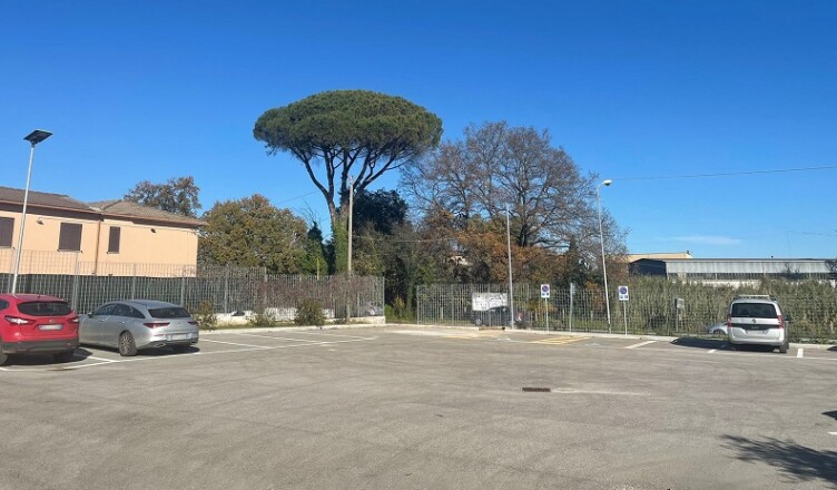 UN NUOVO PARCHEGGIO PER LE CASTELLA