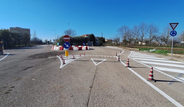 VIABILITÀ ALLA FOLCARA, LA PROVINCIA REALIZZA UNA ROTATORIA PER FACILITARE L’ACCESSO ALL’ISTITUTO TECNICO MAJORANA E AL LICEO SCIENTIFICO PELLECCHIA
