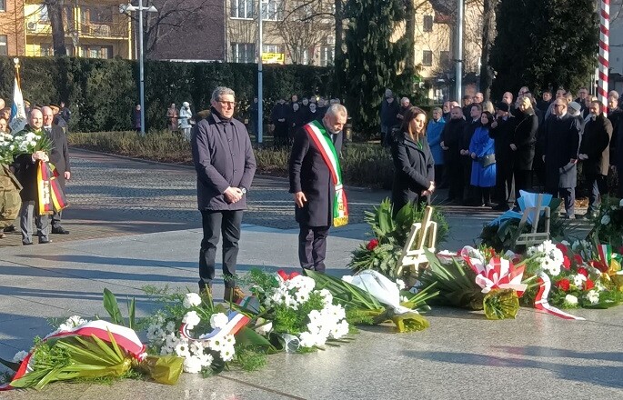 80° anniversario della liberazione di Auschwitz, Cori alla cerimonia di commemorazione