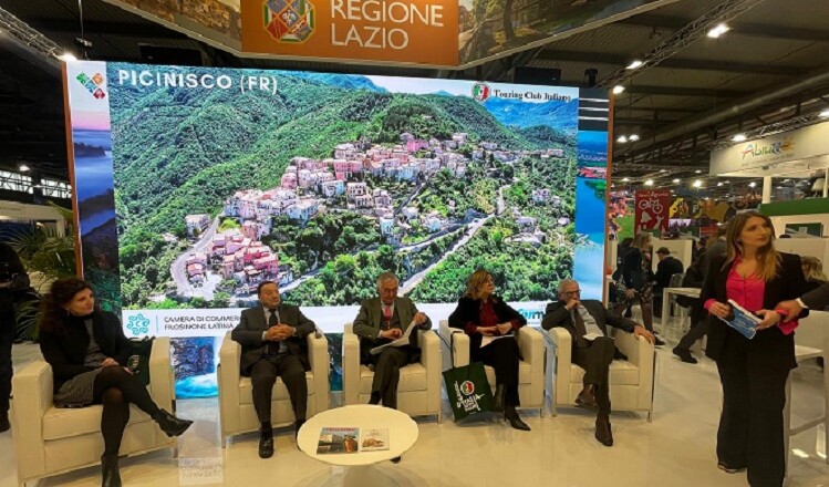 Bandiere Arancioni e Cammini e Percorsi