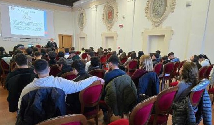 Cultura della legalità i Carabinieri di Ferentino a lezione presso l’istituto di istruzione superiore Martino Filetico