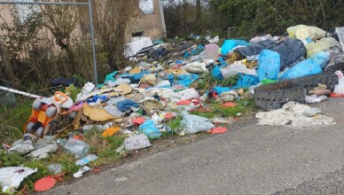 Frosinone - Rinvenuta una grande quantità di rifiuti in via Mola D’Atri