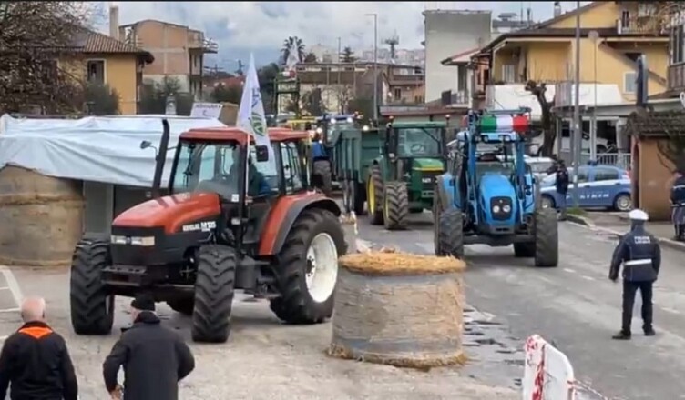 RIUNIONE INFORMATIVA AL PRESIDIO DEGLI AGRICOLTORI