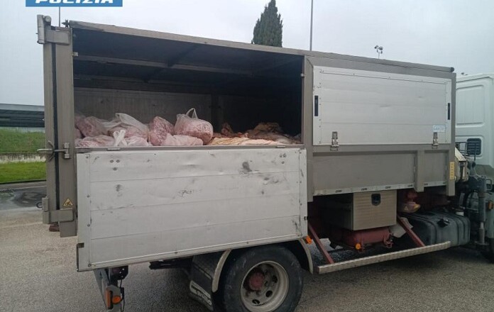 Trasportava merce scaduta