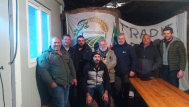 CHIUSURA DEL PRESIDIO AGRICOLO DI FROSINONe INIZIA UNA NUOVA FASE DI MOBILITAZIONE