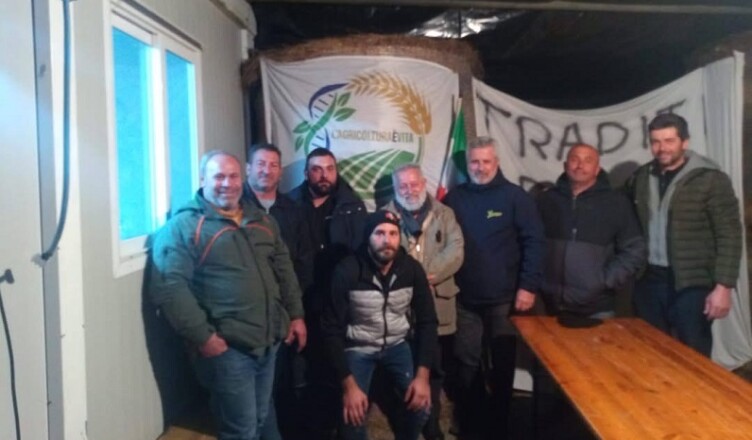 CHIUSURA DEL PRESIDIO AGRICOLO DI FROSINONe INIZIA UNA NUOVA FASE DI MOBILITAZIONE