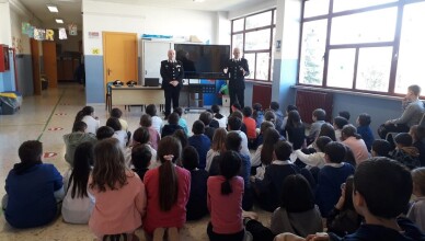 Incontro tra Carabinieri e studenti Scuola Elementare Statale Amedeo Maiuri fr