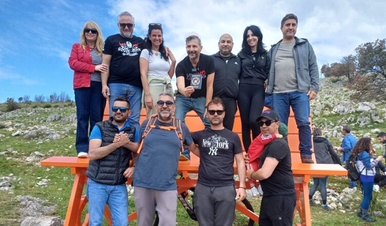 ROCCASECCA, INAUGURATA LA PANCHINA GIGANTE SUL MONTE CAMARDA