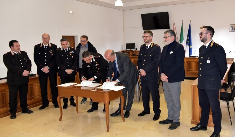 Sottoscritto il contratto tra il Comune di Alatri e l’Arma dei Carabinieri per la condivisione del sistema di videosorveglianza urbana