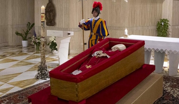 papa francesco bara