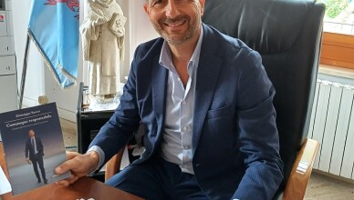 GIUSEPPE SACCO PRESENTA IL LIBRO SULLA SUA STORIA DI SINDACO