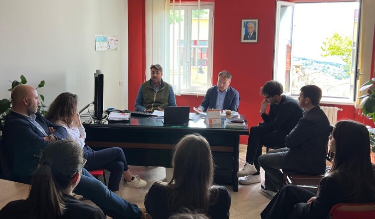 Incontro tra il Presidente della Provincia di Frosinone Luca Di Stefano, il Sindaco di San Donato Val di Comino Enrico Pittiglio e gli studenti dell’Università di Cassino