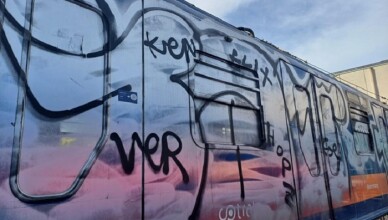 TRENO METROMARE VANDALIZZATO DAI WRITER NELLA NOTTE