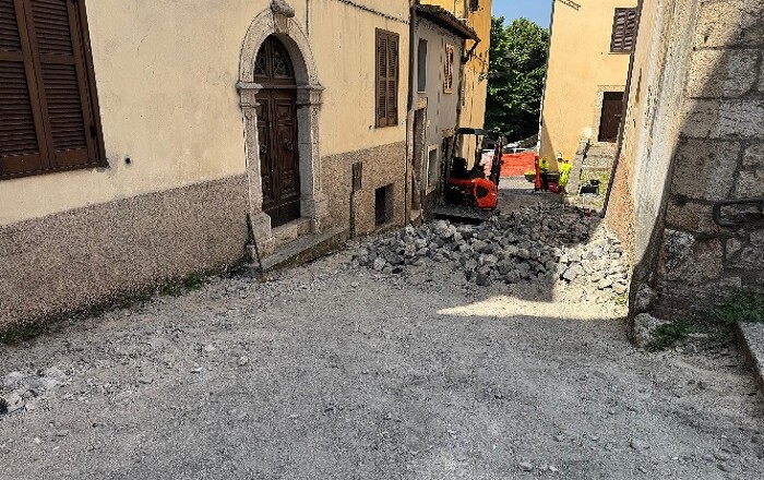 Alatri - Manutenzione straordinaria per la messa in sicurezza di Via Priorini