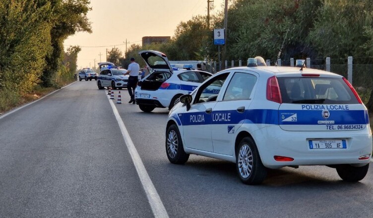 polizia locale cisterna...