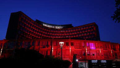 regione lazio tinge rosso sangue