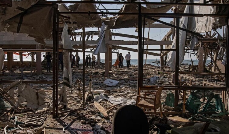 Missile su una caffetteria a Gaza