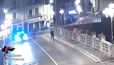 Sora – tenta il suicidio sul Ponte di Napoli, salvato dai Carabinieri