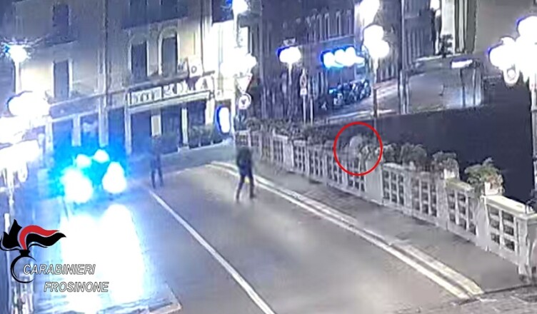 Sora – tenta il suicidio sul Ponte di Napoli, salvato dai Carabinieri