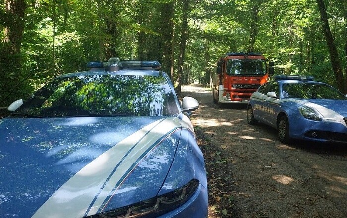 la Polizia di Stato attiva e coordina le attività di soccorso nelle ricerche di un uomo
