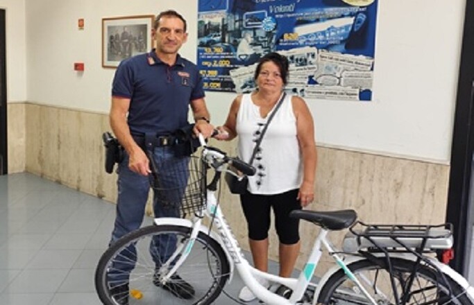 riconsegna bici rubata alla proprietaria
