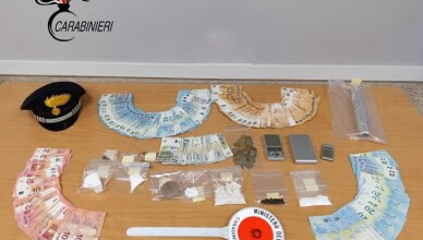 47ENNE ARRESTATA PER DETENZIONE AI FINI DI SPACCIO DI SOSTANZA STUPEFACENTE