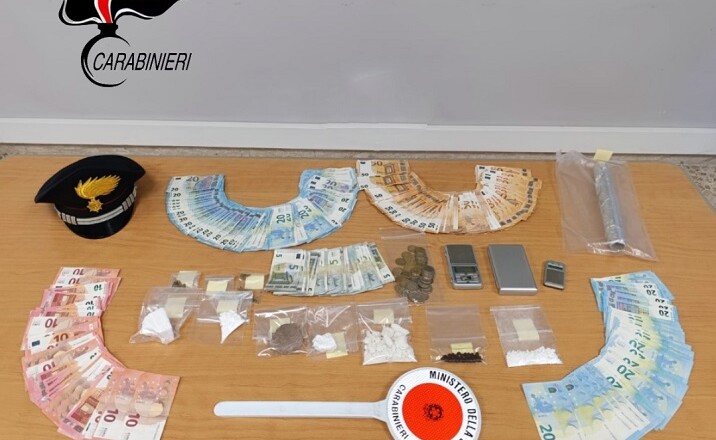 47ENNE ARRESTATA PER DETENZIONE AI FINI DI SPACCIO DI SOSTANZA STUPEFACENTE