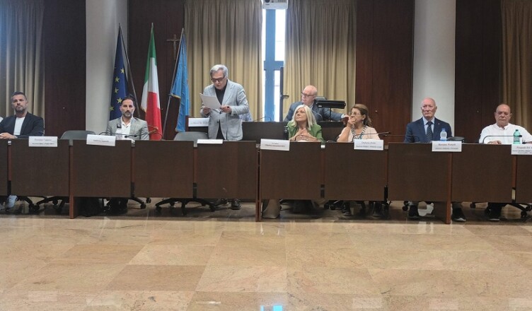 CONSIGLIO CISTERNA...............
