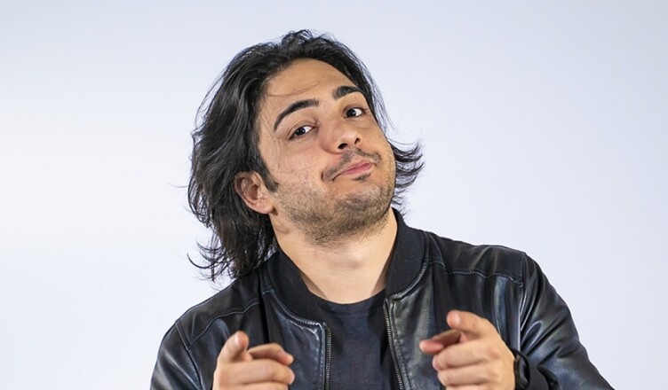 MAX ANGIONI