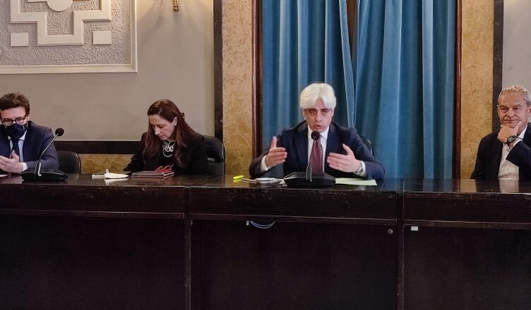 Tavolo relatori