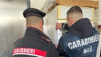 ontrolli dei Carabinieri nei locali della Movida anagnina, un esercizio pubblico chiuso per carenze igieniche-sanitarie