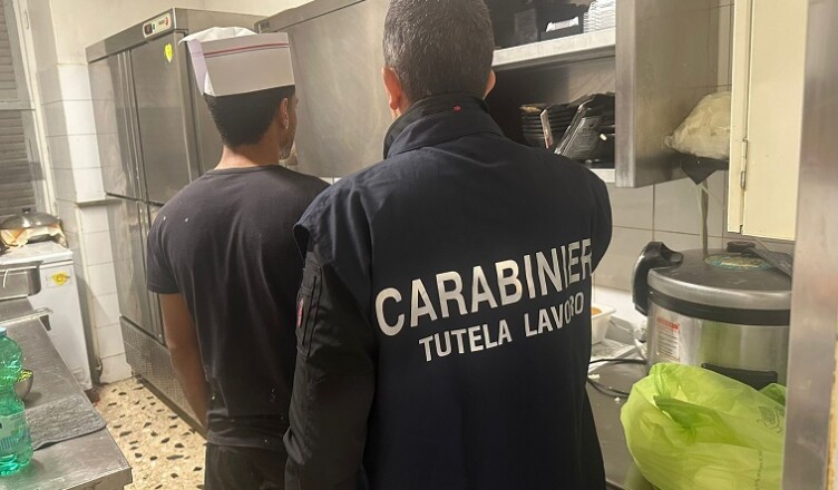 Denunce e sanzioni per lavoro nero e gravi violazioni sulla sicurezza a quattro titolari di attività commerciali