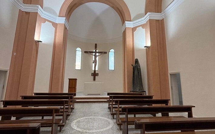 interno chiesa cimitero CISTERNA