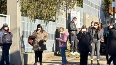 A scuola con la pistola giocattolo