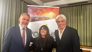 L’ASSOCIAZIONE VOLUME FA CENTRO