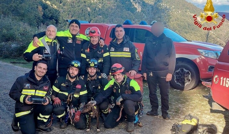 cane recuperato supino vigili del fuoco 2