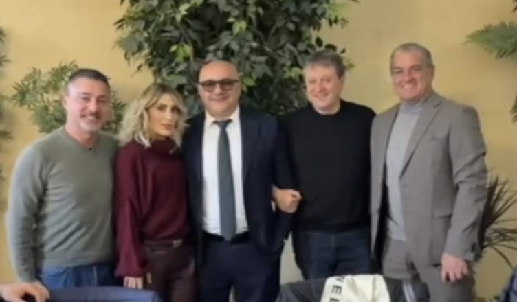 Il coordinatore provinciale Forza Italia Rossella Chiusaroli saluta l'ingresso di Bruno Addesse
