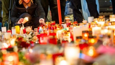 LUMINI FIORI tragedia di Crans - Montana