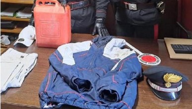 ATTACCHI INCENDIARI CONTRO UN'ABITAZIONE