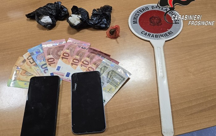DROGA CARABINIERI FROS