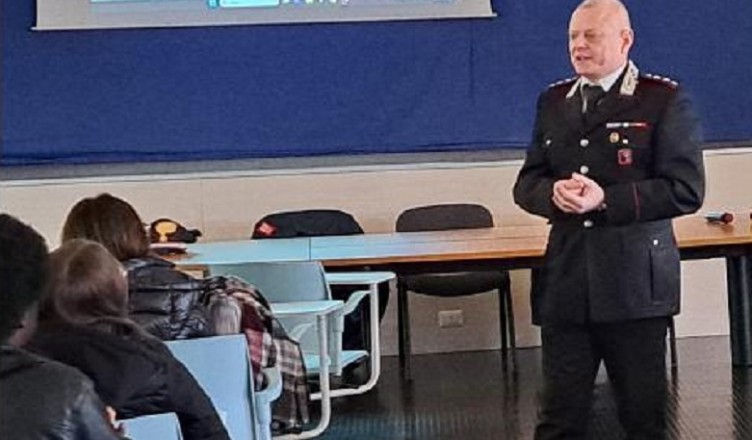 I CARABINIERI DI ANAGNI NELLE SCUOLE