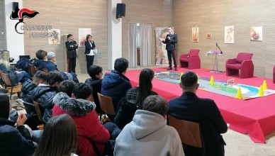ISOLA Arma dei Carabinieri e la Scuola insieme per la Legalità