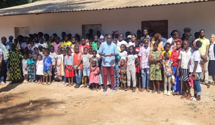 MariaGrazia_scuola_Cajens_studenti.